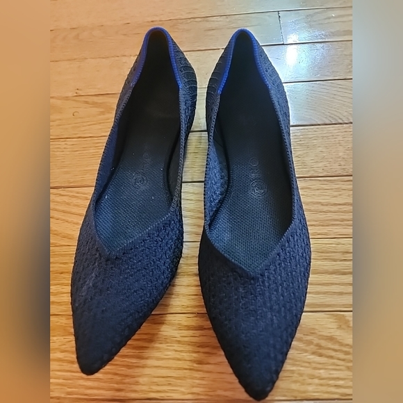 Rothys Pointy Toes Flat Shoes - Picture 2 of 10
